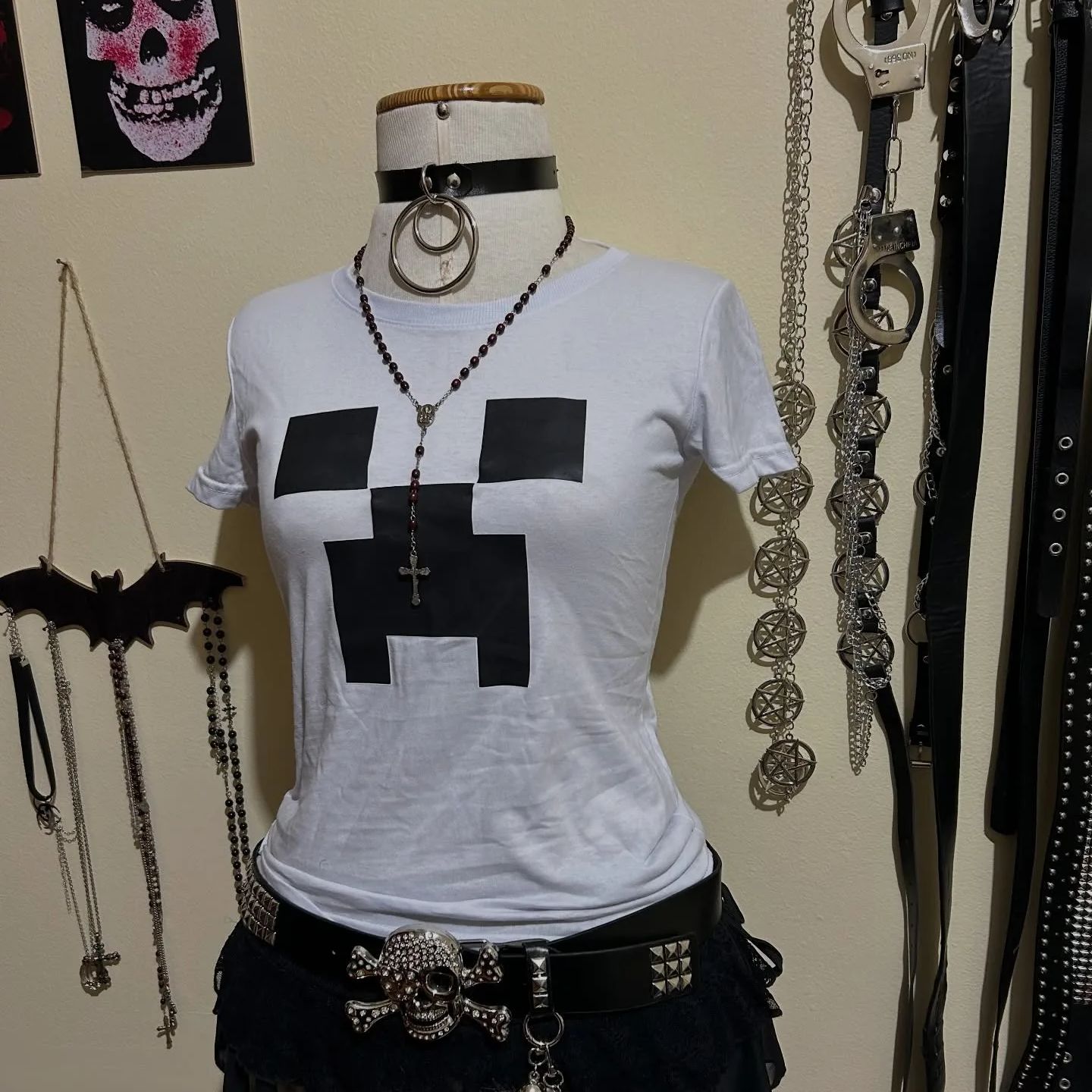 Y2K Graphic Baby Tee Crop - تي شيرت بطباعة رسومية كرتونية بتصميم