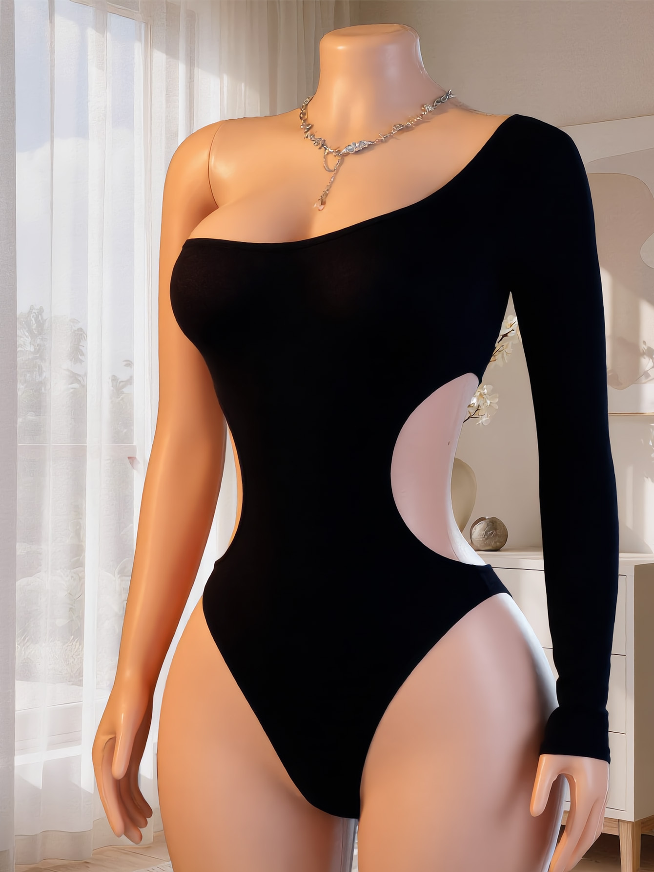 Lingerie - بودي سوت نسائي بكتف واحد وأكمام