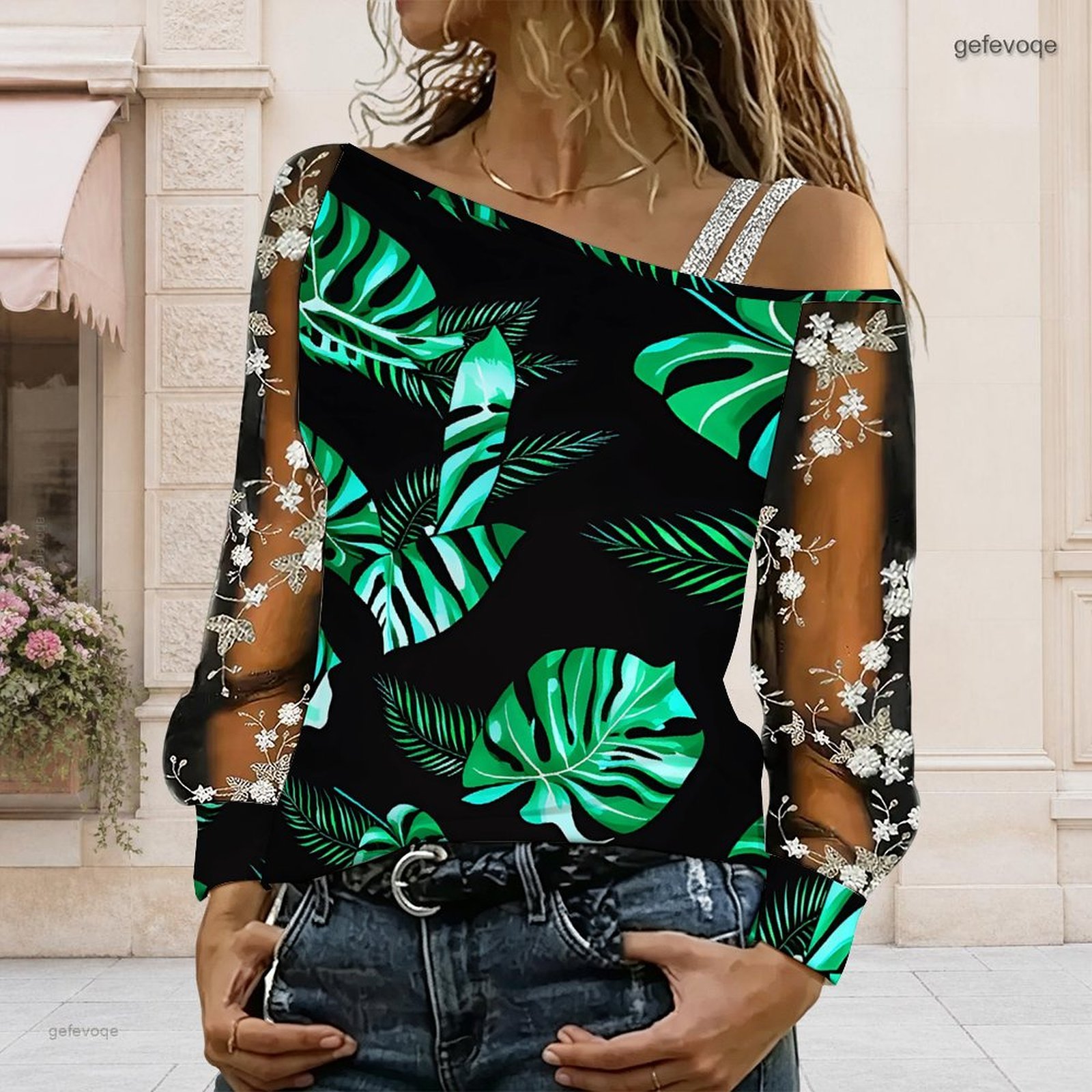 Blouses - بلوزة نسائية مكشوفة الكتفين، توب غير