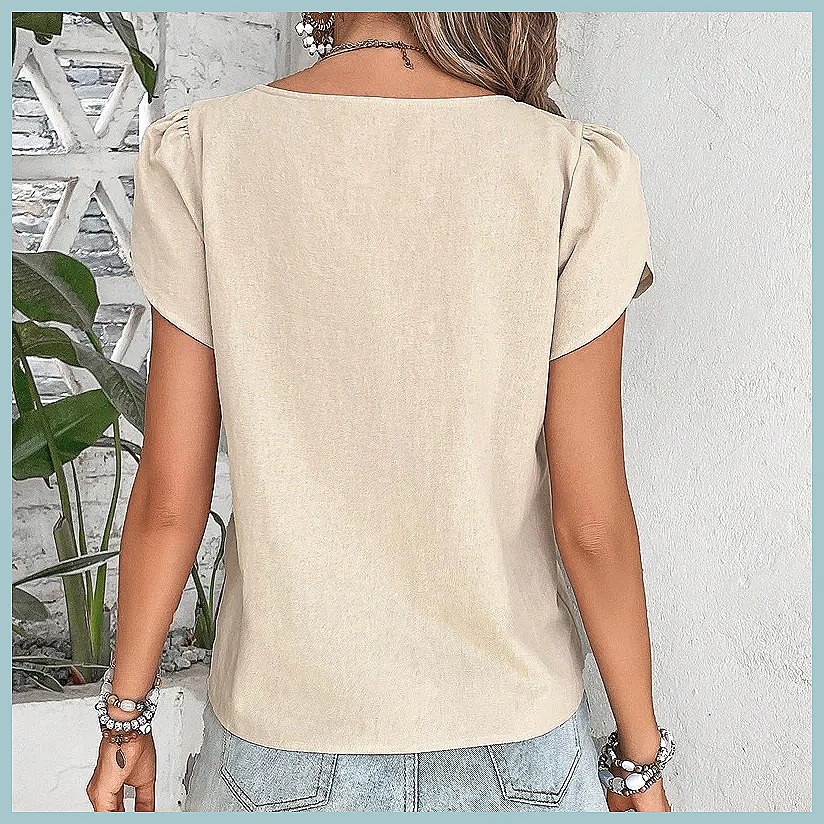 بلوزة نسائية بلون موحد بتصميم  - مراجعة Blouses وسعره